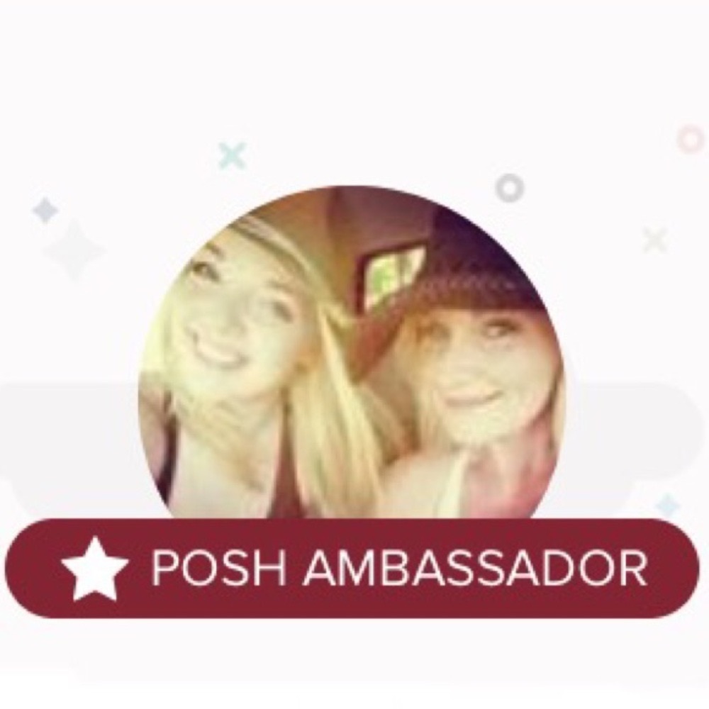 Meet your Poshers, Anna & Lucy